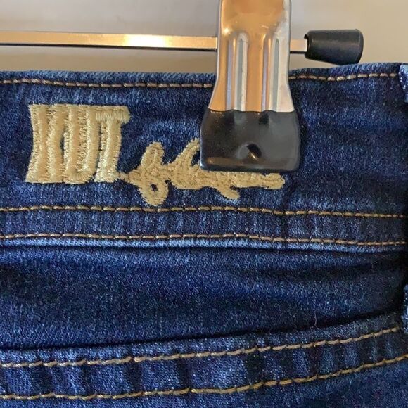 KUT from the Kloth dark denim skinny jeans. Five pockets light whiskering. - Picture 7 of 14